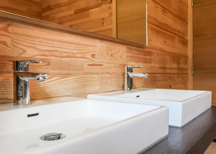 Feriehus Lovely In With Wifi Heel